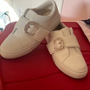 White leather upper and textile lining sneakers.